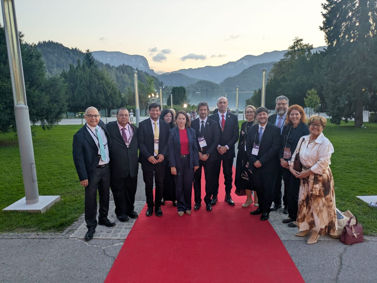 IVEJM fortalece vínculos entre América Latina y Europa Central en el Bled Strategic Forum 2026